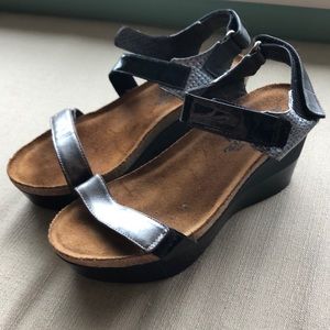 Naot Wedges